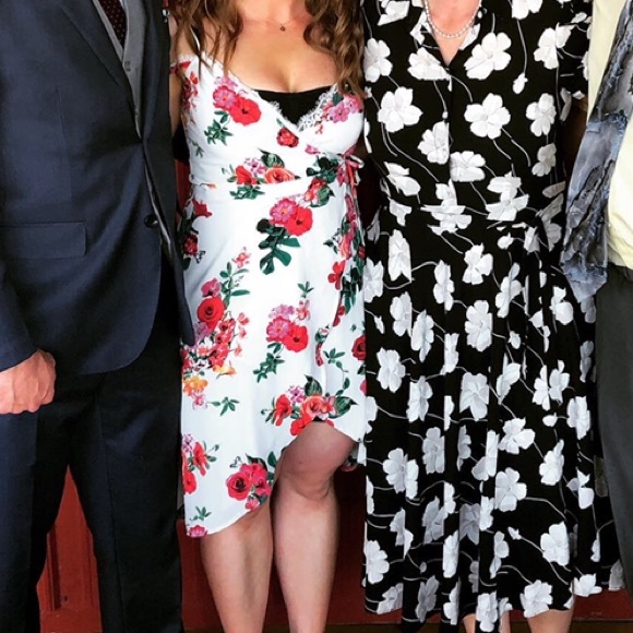 floral express wrap dress (size small) - Picture 3 of 4